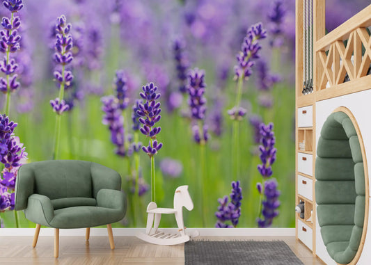 Abstrakt blomstermotiv i lavendelharmoni til veggmaleri