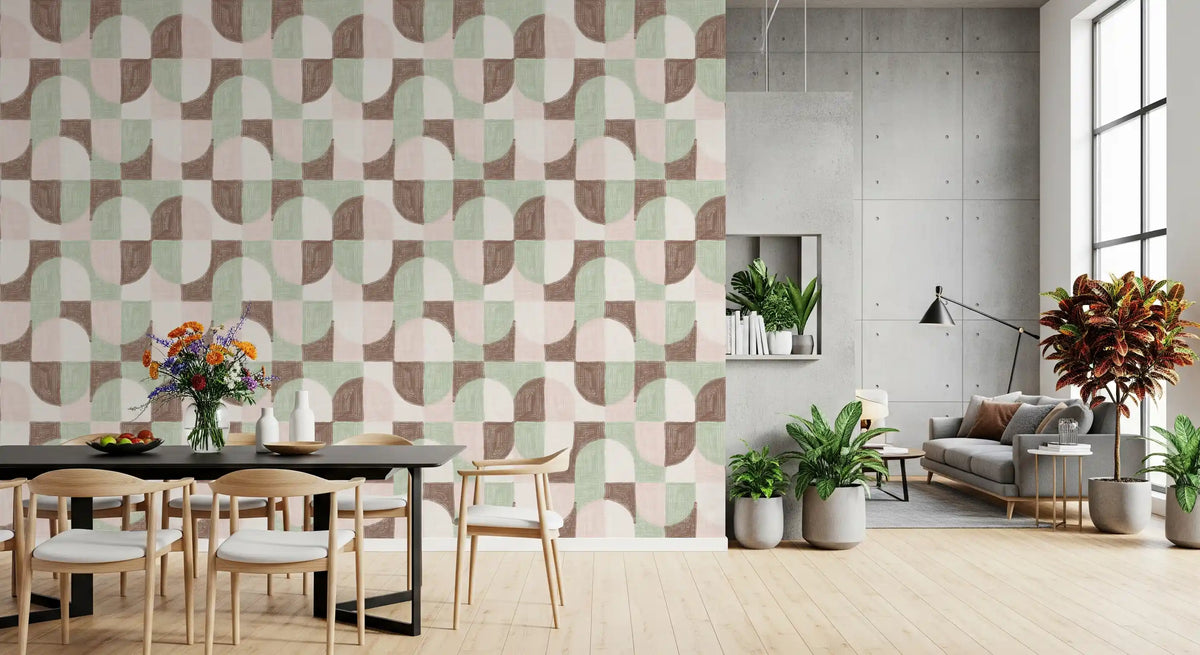 Uttrycksfull, texturerad, handmålad geometrisk tapet i mjuk grandmillennialstil