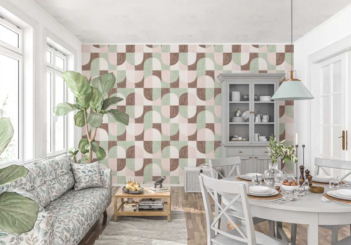 Uttrycksfull, texturerad, handmålad geometrisk tapet i mjuk grandmillennialstil