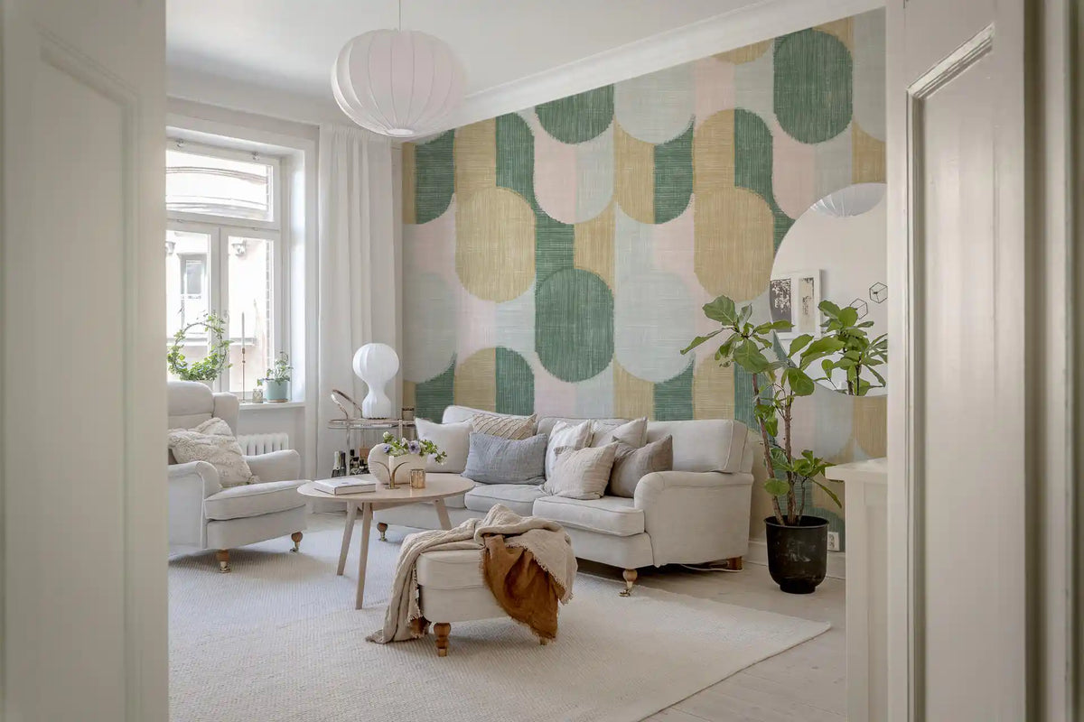 Midcentury geometrisk tapet med teksturerte, håndmalte former i vakker balanse⁠