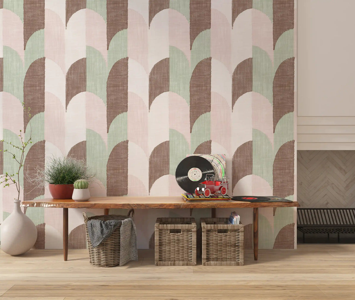 Zacht behang met handgeschilderde geometrische vormen in midcentury-modernstijl, een genot voor grandmillennials