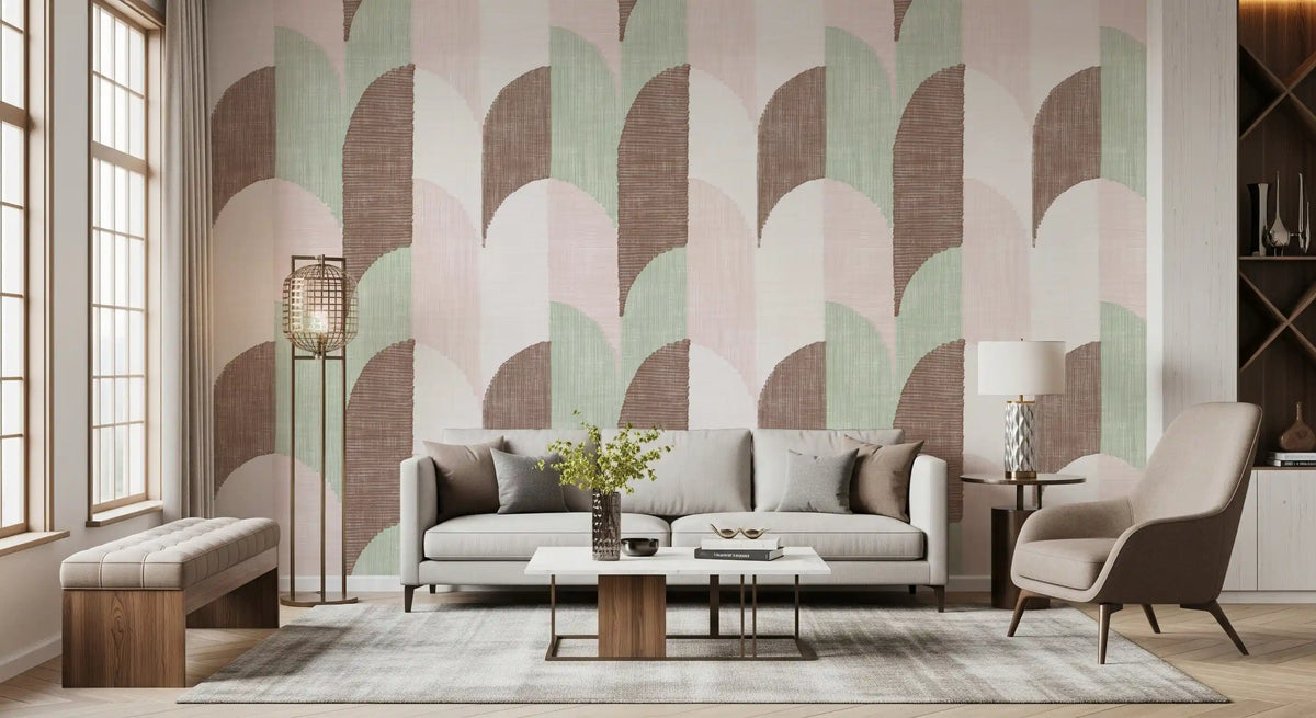 Zacht behang met handgeschilderde geometrische vormen in midcentury-modernstijl, een genot voor grandmillennials