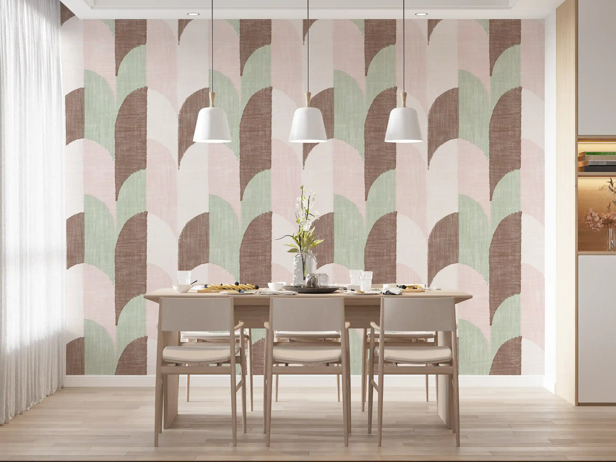 Zacht behang met handgeschilderde geometrische vormen in midcentury-modernstijl, een genot voor grandmillennials