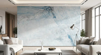 Papier peint panoramique à veines de marbre bleu froid