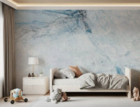 Papier peint panoramique à veines de marbre bleu froid