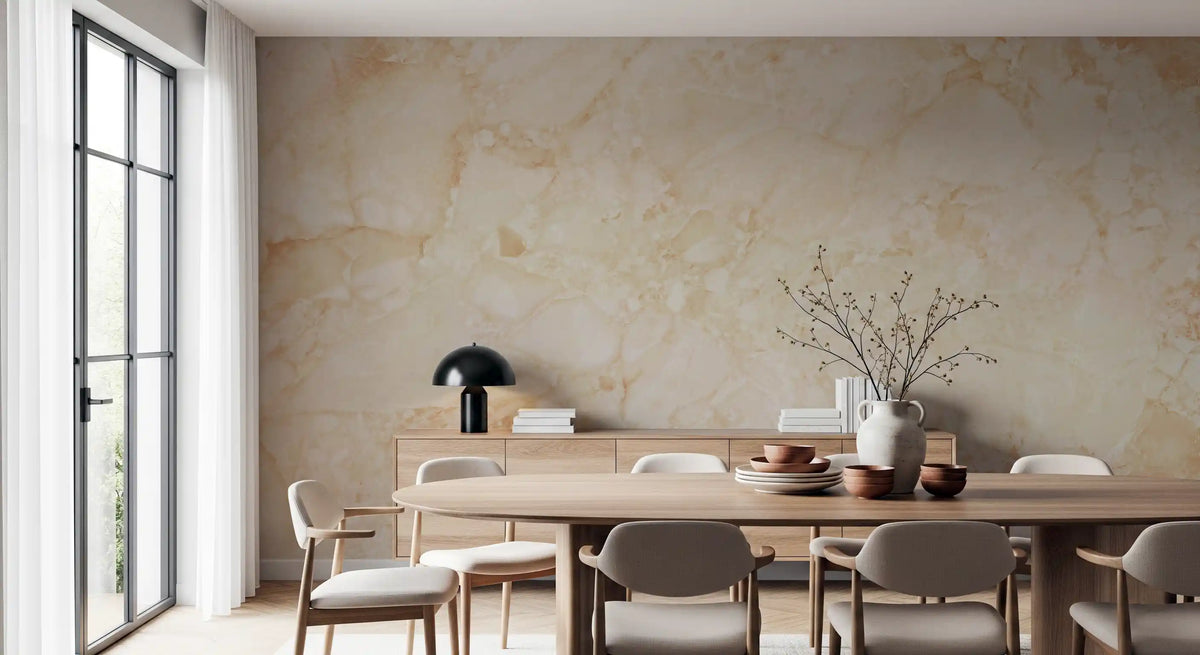 Wanddecoratie met crèmekleurige breccia-marmerstructuur