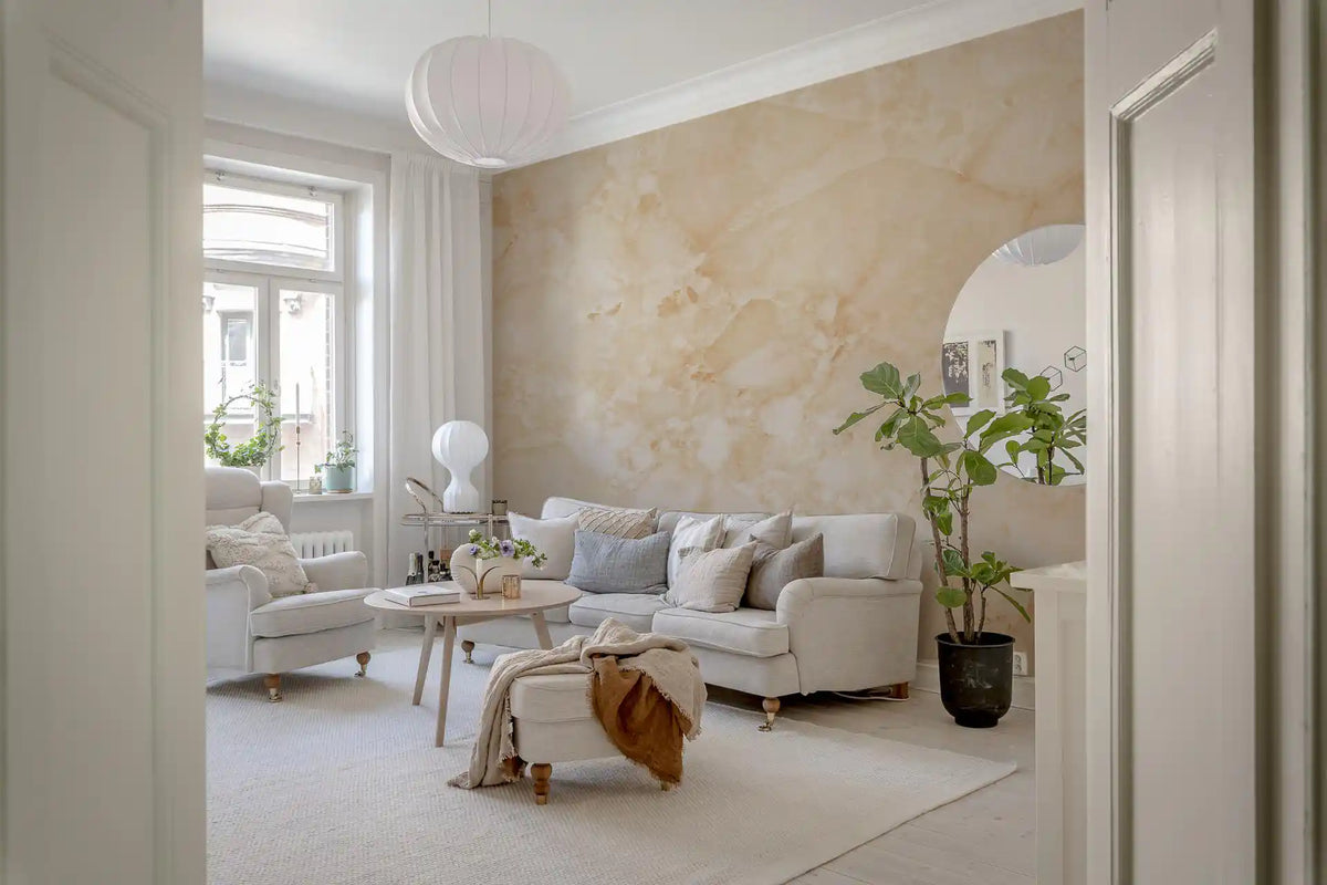 Wanddecoratie met crèmekleurige breccia-marmerstructuur