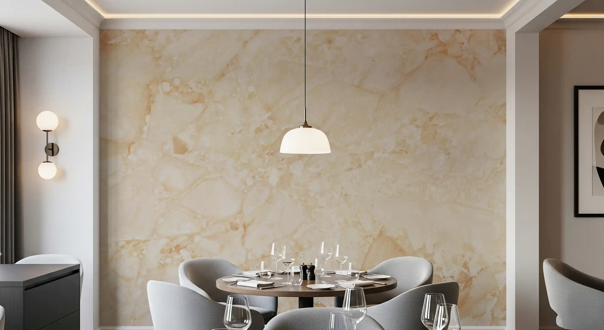 Wanddecoratie met crèmekleurige breccia-marmerstructuur