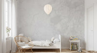 Wandvullende muurschildering met minimalistische witte marmertextuur