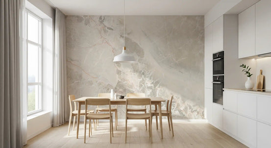 Wandbild mit einer natürlichen Marmorplatte in Creme und Grau