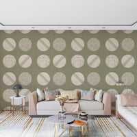 Tapeten mit Kreisen in Salbeigrün und Creme im Mid-Century-Stil