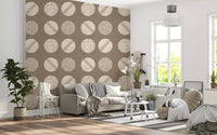 Tapeten mit Kreisen in warmem Taupe und Creme im Mid-Century-Stil