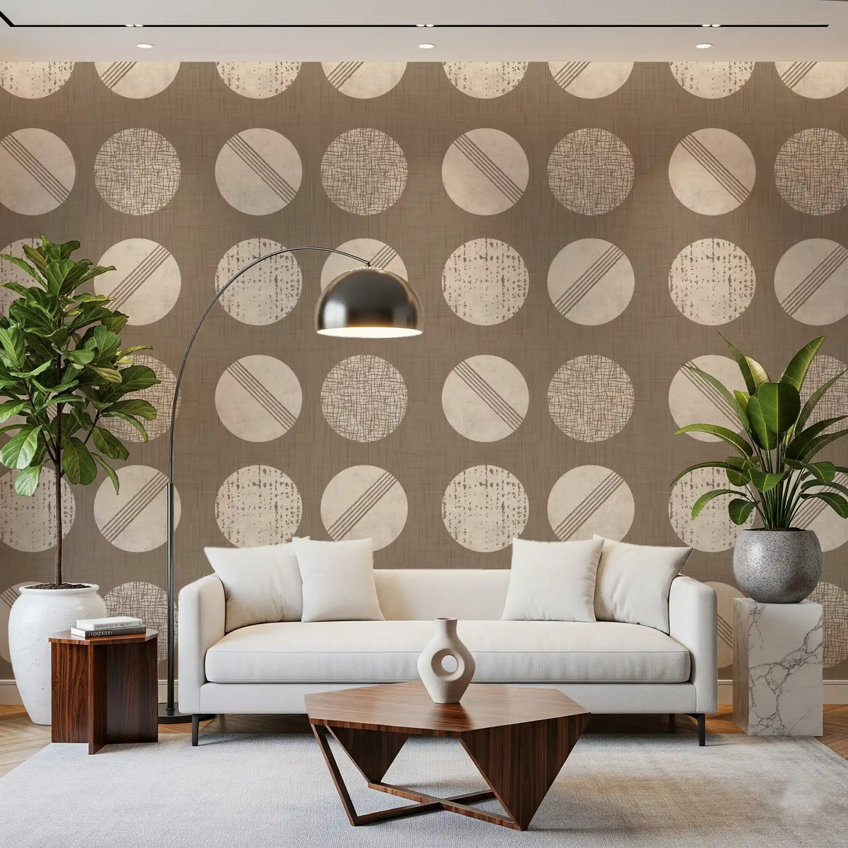Tapeten mit Kreisen in warmem Taupe und Creme im Mid-Century-Stil