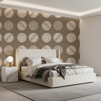 Tapeten mit Kreisen in warmem Taupe und Creme im Mid-Century-Stil