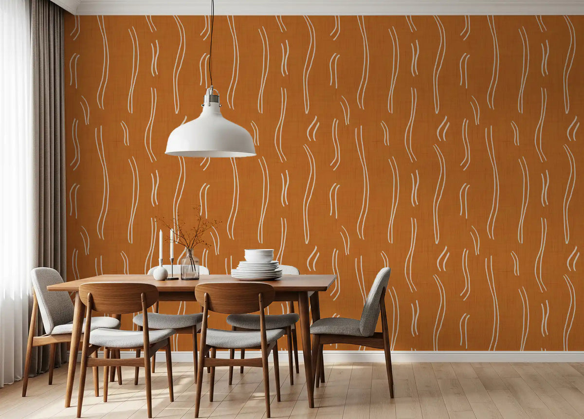 Tapet med bølgede striber i brændt orange, mid-century