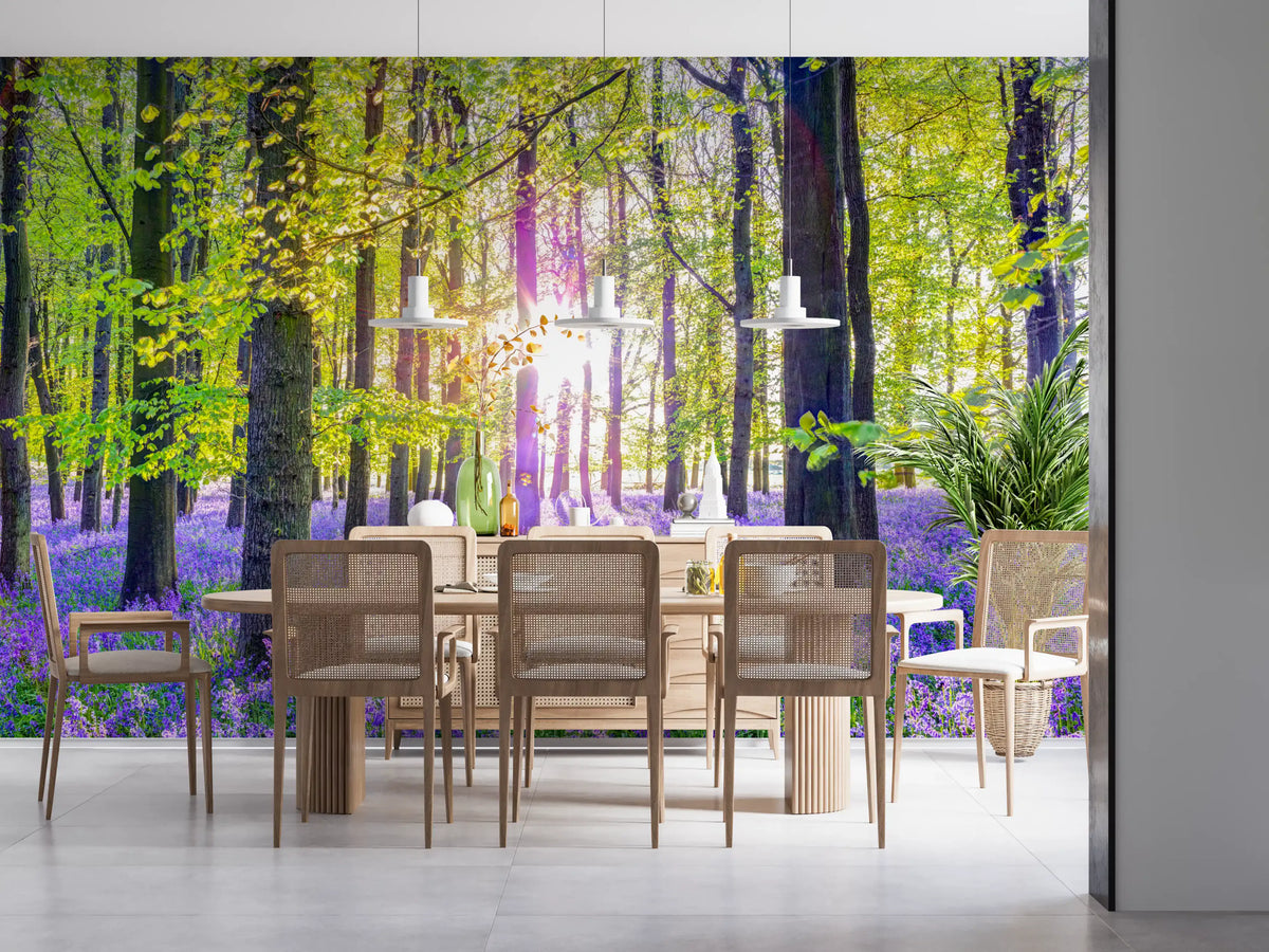 Wandbild „Frühlingshafte violette Waldlandschaft“