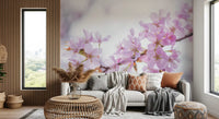 Minimalistisk väggmålning med vårens blomblad