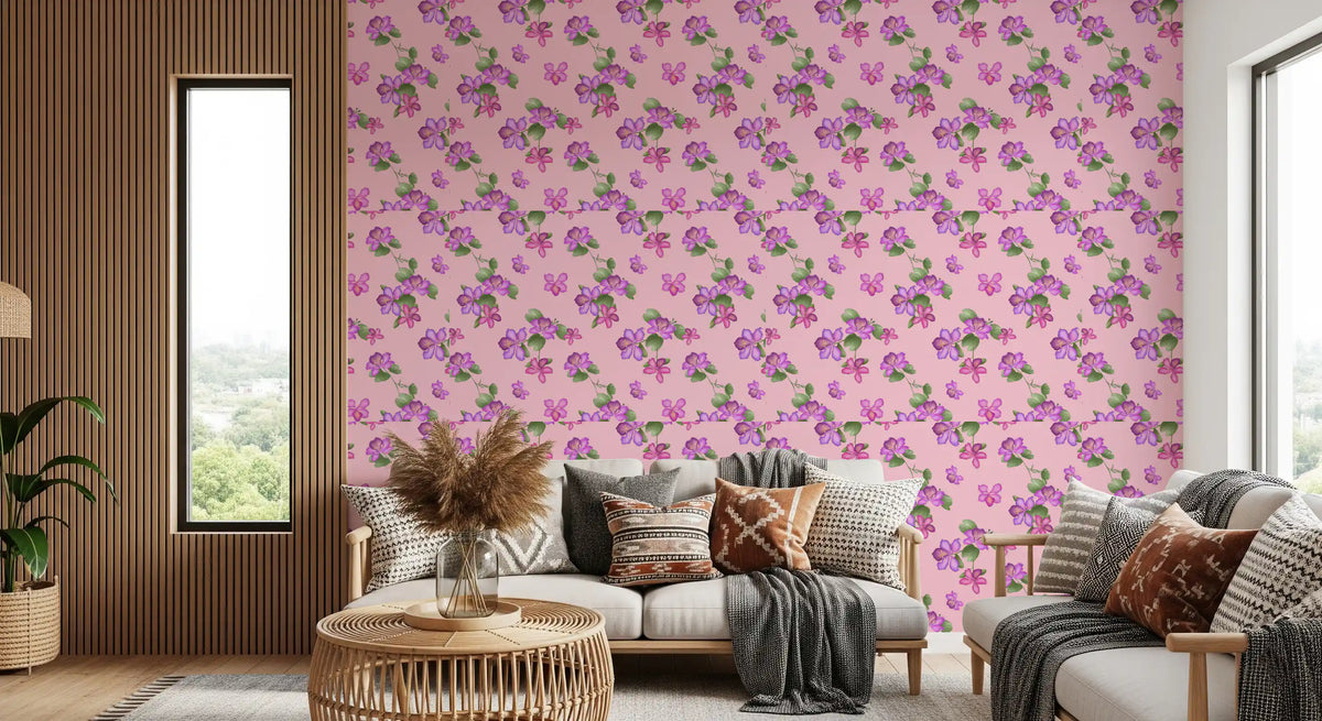 Tapete mit zartem Blumenmuster und Blüten