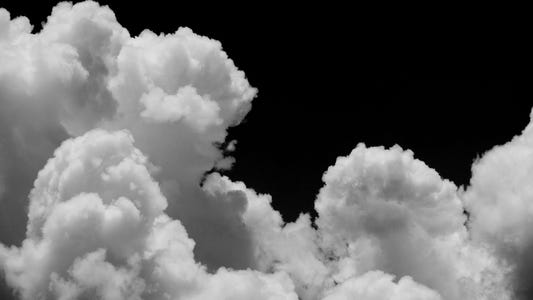 Nuages ​​noirs et blancs peint mural