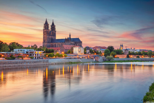 Stadtbildmagdeburg Deutschland Elbe River Tapete Wandmalerei