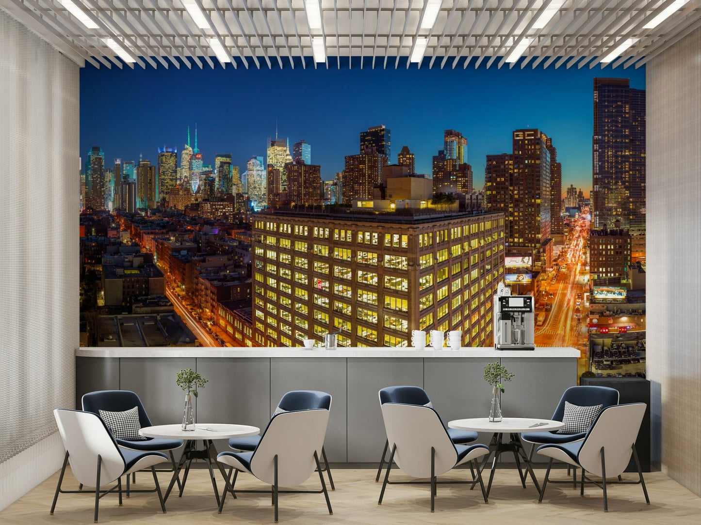 The style is energetic and feels very urban and luxurious.

