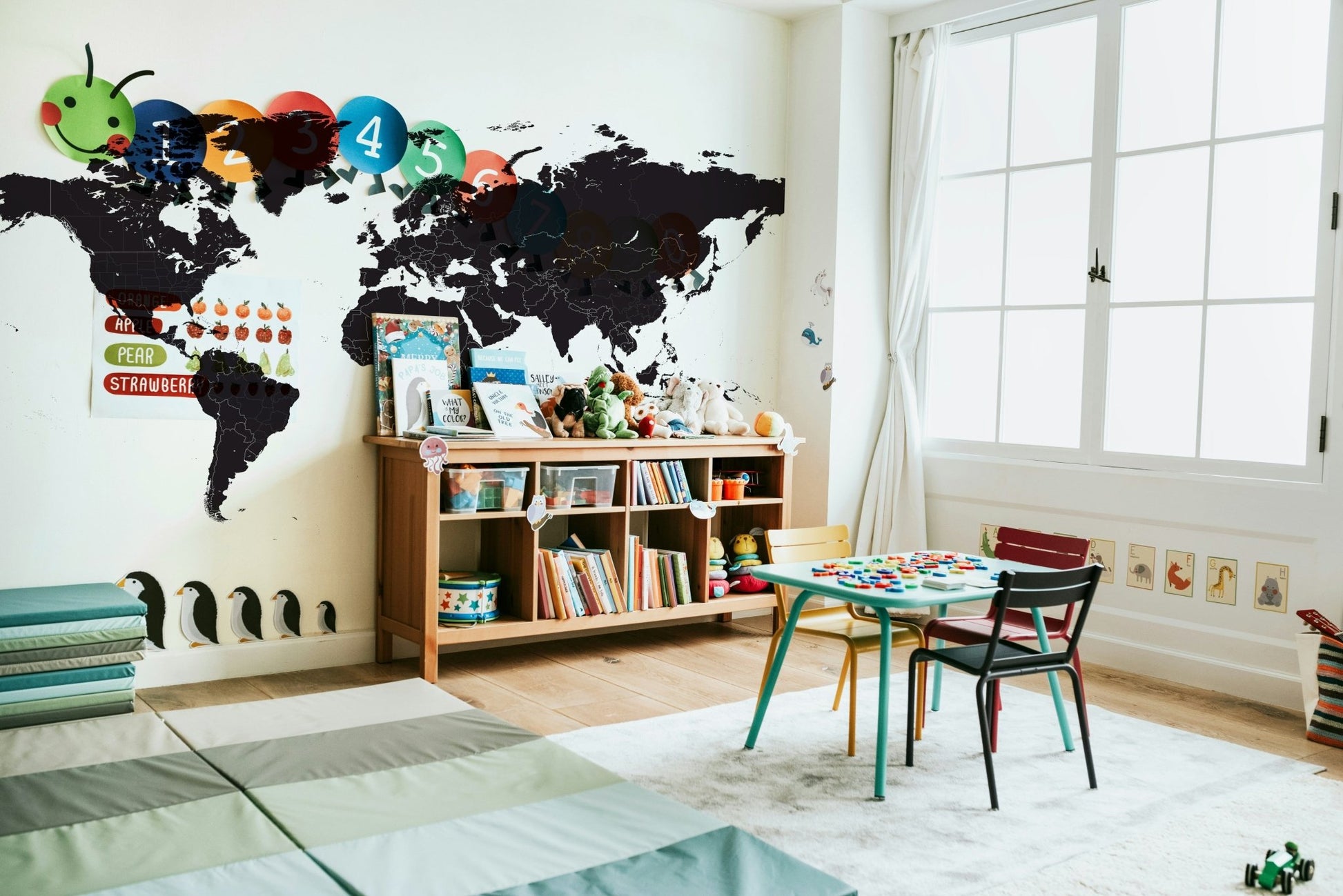 Crisp line world map mural

