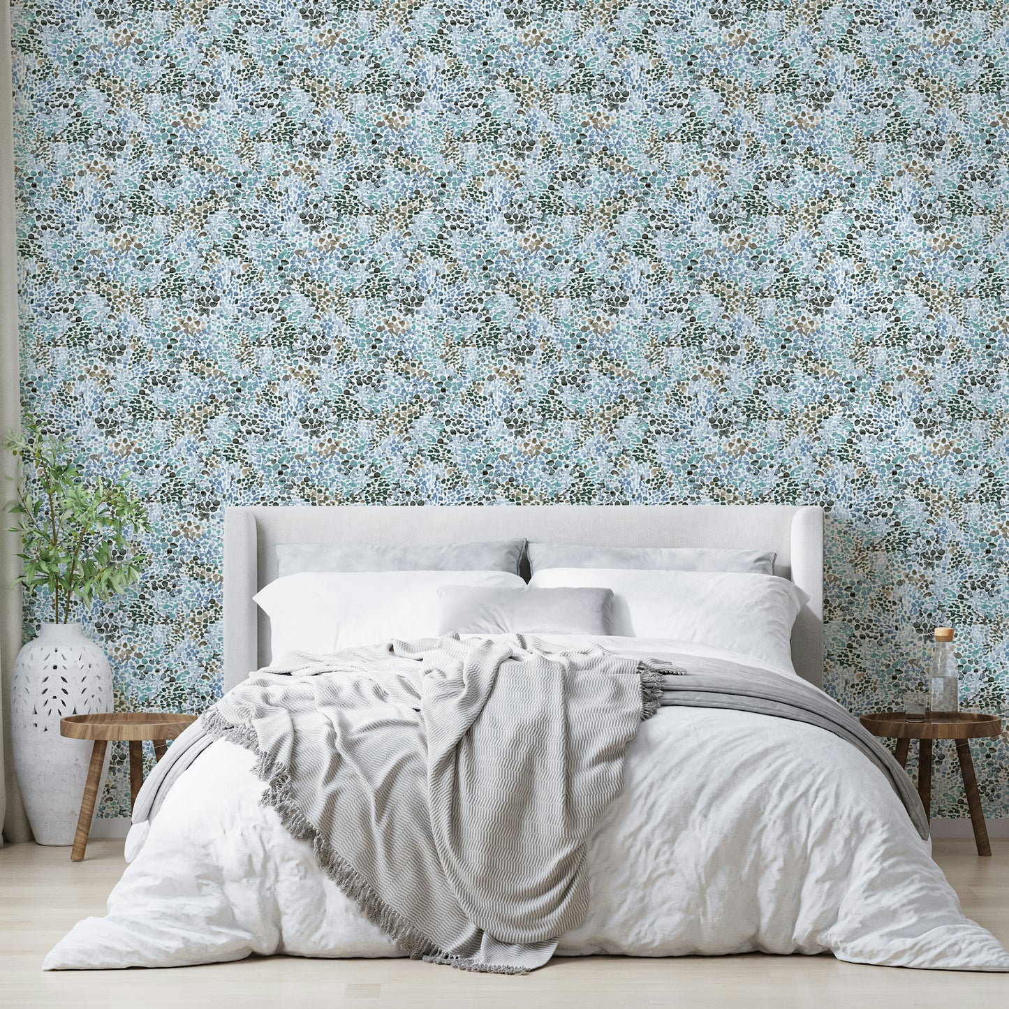 Watercolor wallpaper in deep and light blue hues

