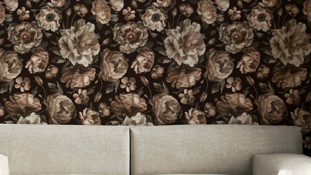 The style is Baroque-inspired and elegant.

