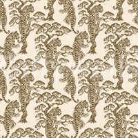 A detail of the brushstrokes and tones in the design.