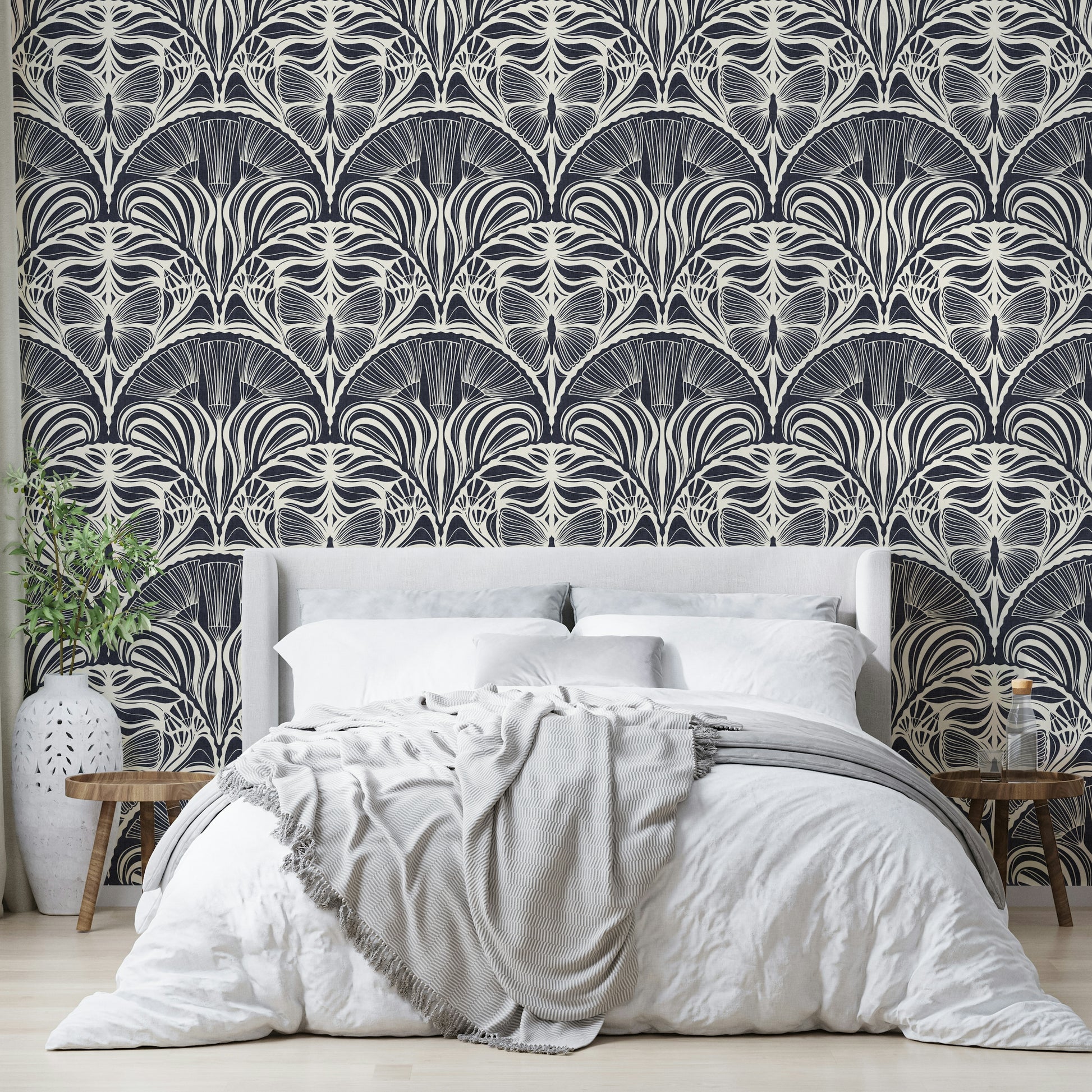 Statement wallpaper featuring Deco fan design

