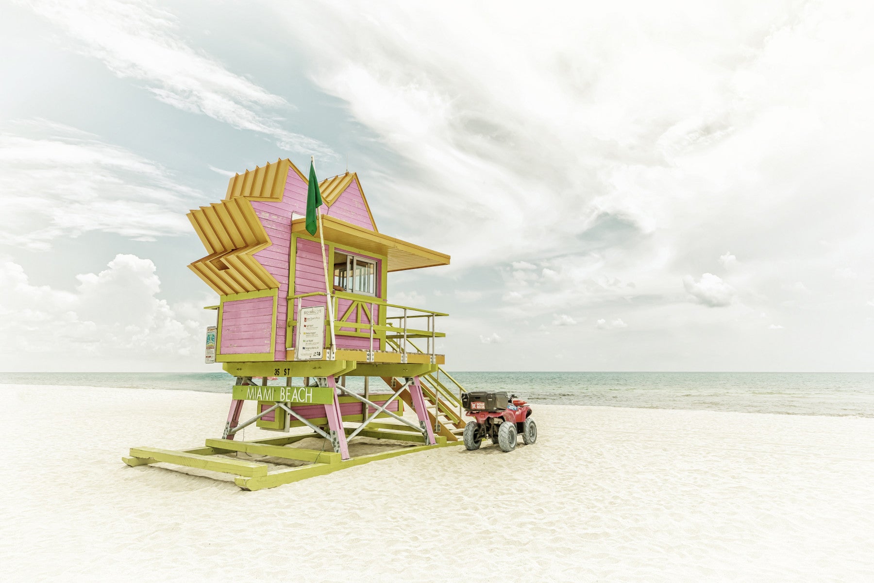 MIAMI BEACH Florida Flair | Vintage Wall Mural