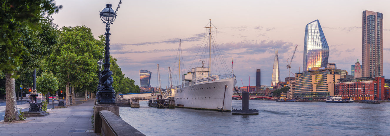 London vid flodväggens väggmålning
