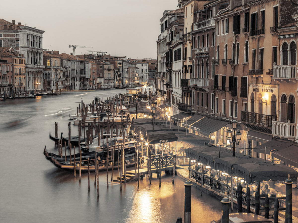 Sussurri di murale murale di Venezia in your room — zoomed