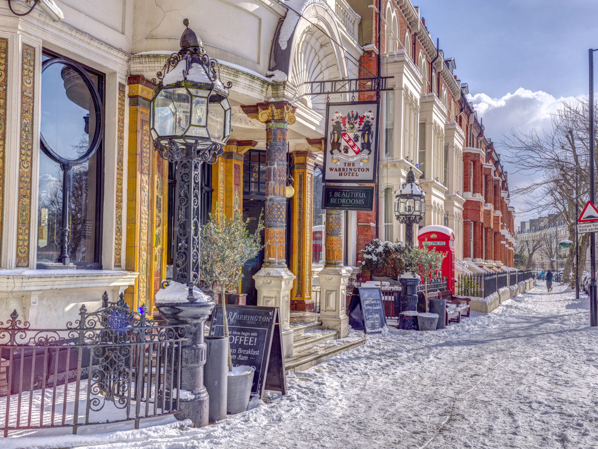 London Winter Charm Wall Seinämaalaus in your room