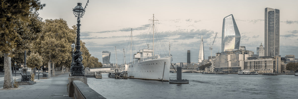Thames Panorama Mural in your room