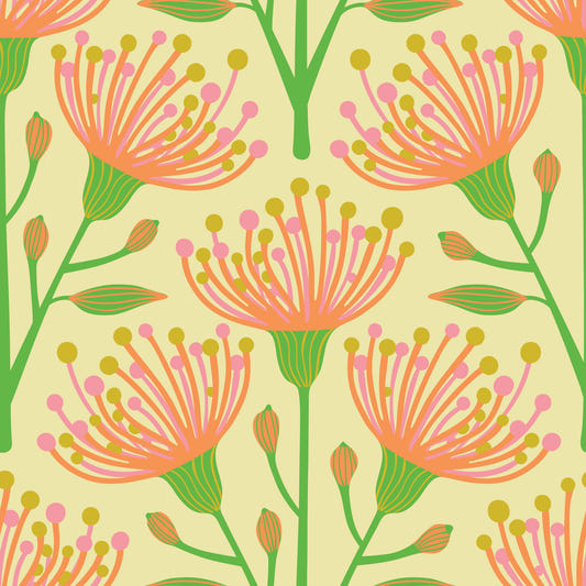 Eukalyptus florale botanische Sommer orange Rosa Grün auf cremiger gelber Tapete⁠
