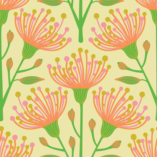 Eukalyptus florale botanische Sommer orange Rosa Grün auf cremiger gelber Tapete⁠