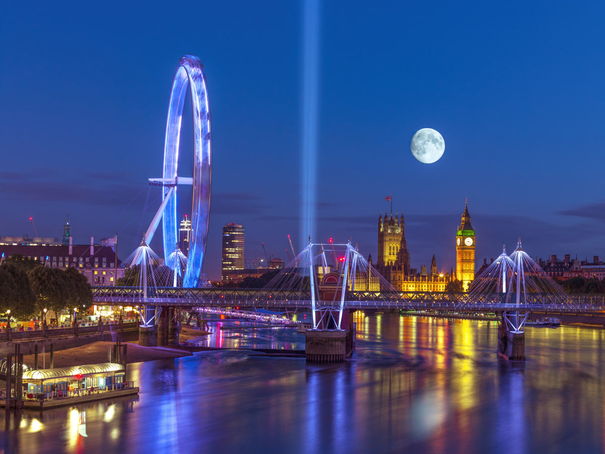 Thames Twilight Wall Mural in your room