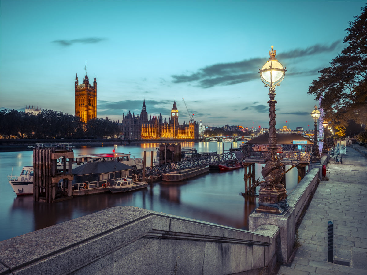 Twilight Thames Embrace Wall Mural in your room — zoomed