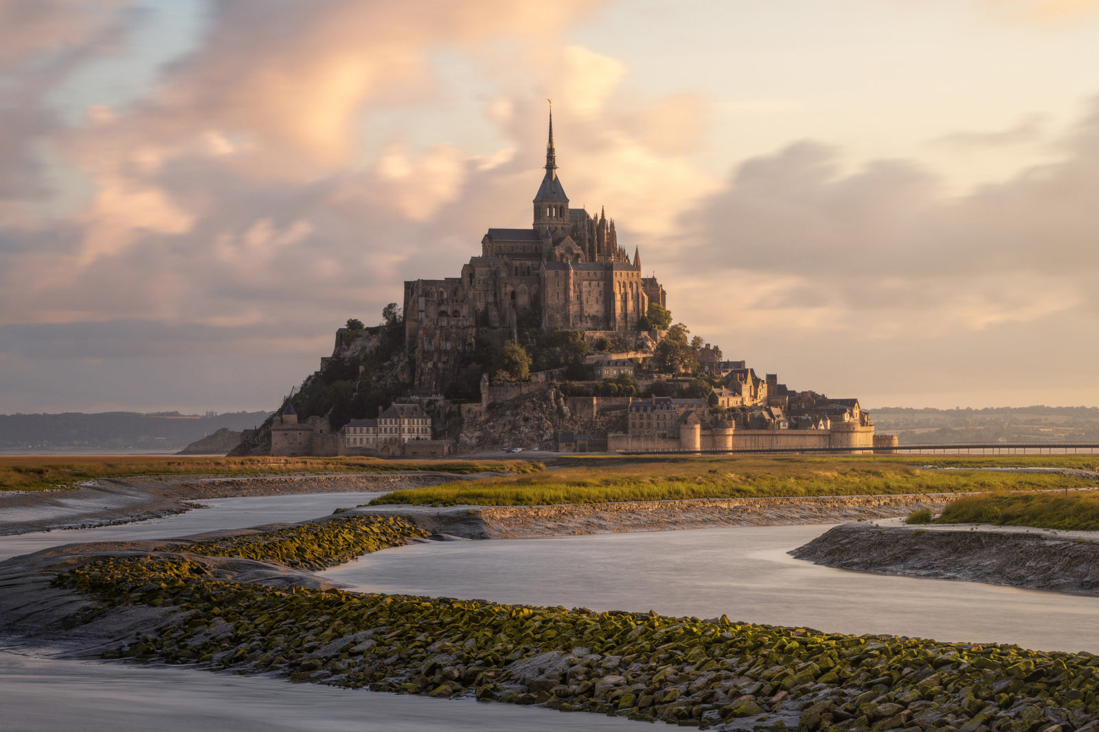 Fresque murale Aube du Mont Saint-Michel -2581079 in your room