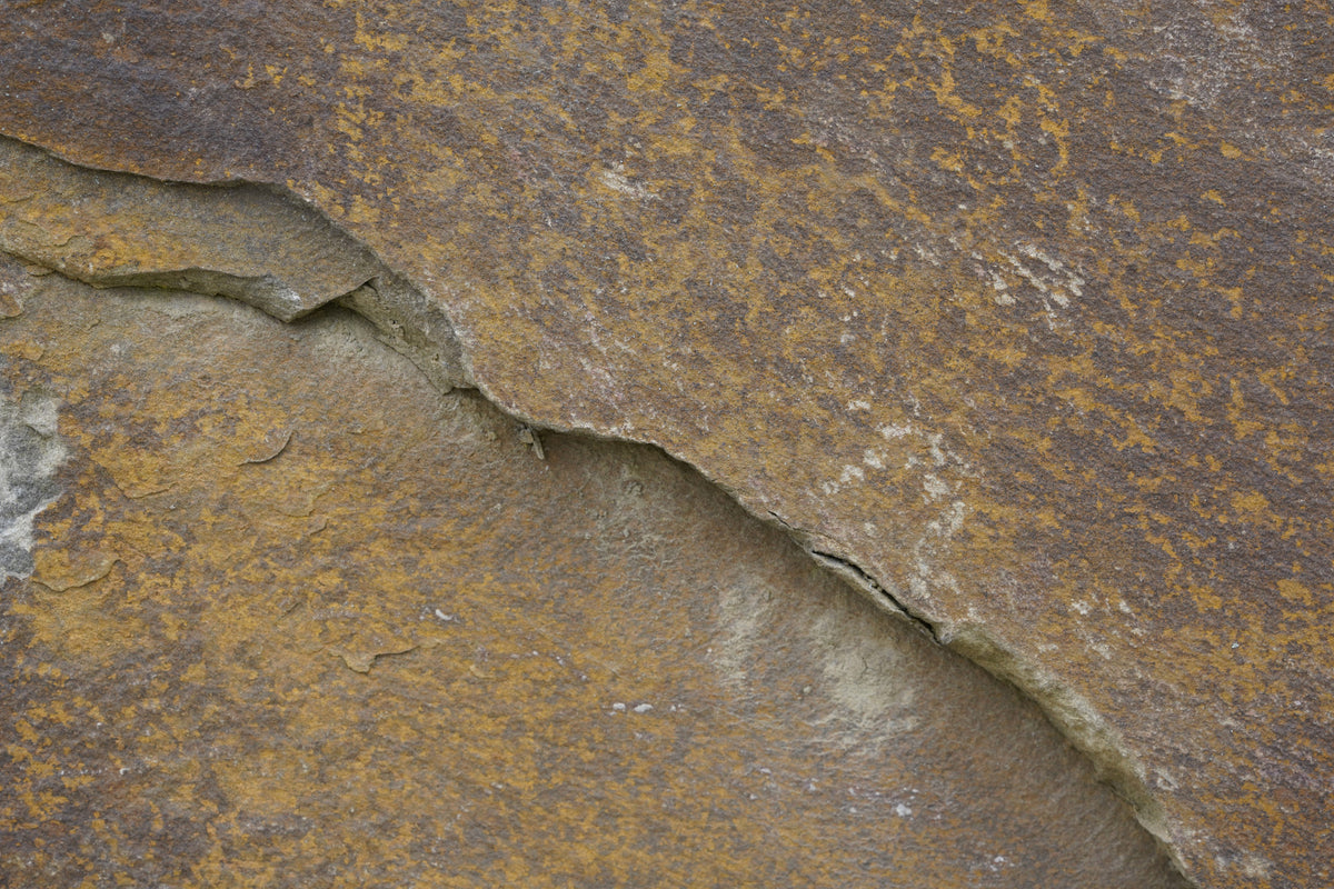 Wandbild mit rissiger Steinmauer -2566606 in your room — zoomed