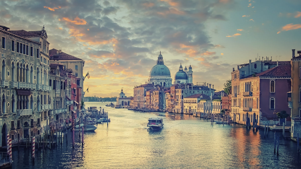Venetian Dawn Wall Mural in your room — zoomed