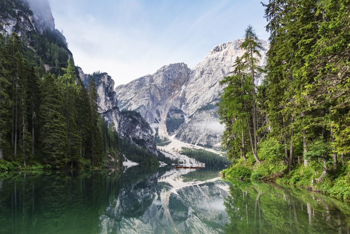 Wandbild „Alpine Spiegelungen“ in your room — zoomed