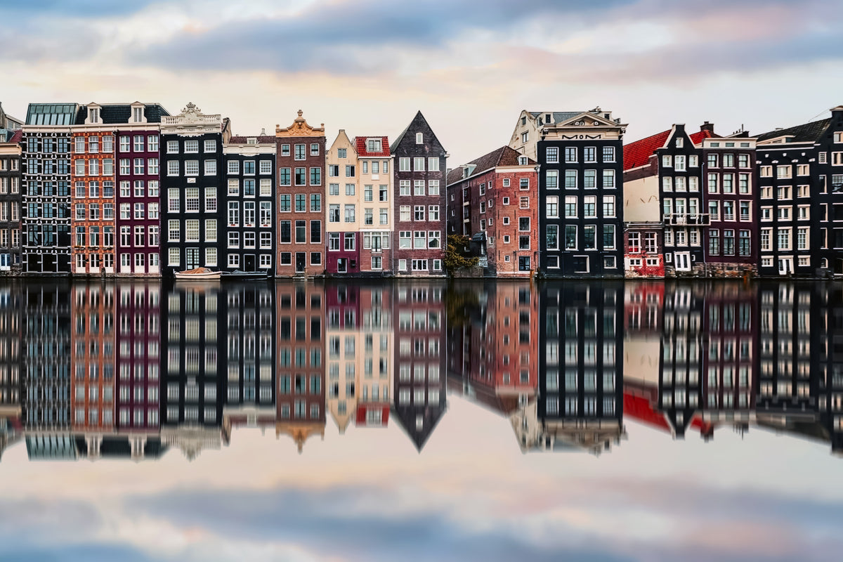 Fresque murale « Canal City Calm » in your room — zoomed