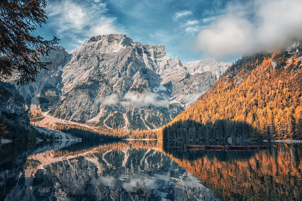 Wandbild „Ruhe am Braies-See“ in your room