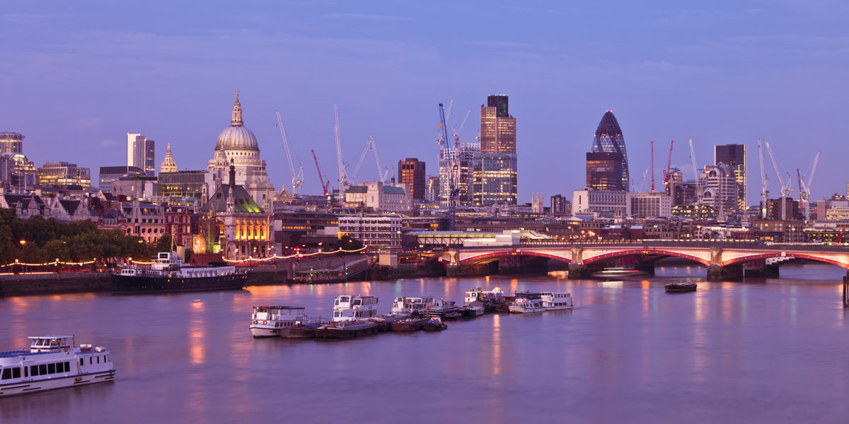 Dusk on the Thames Wall Mural in your room
