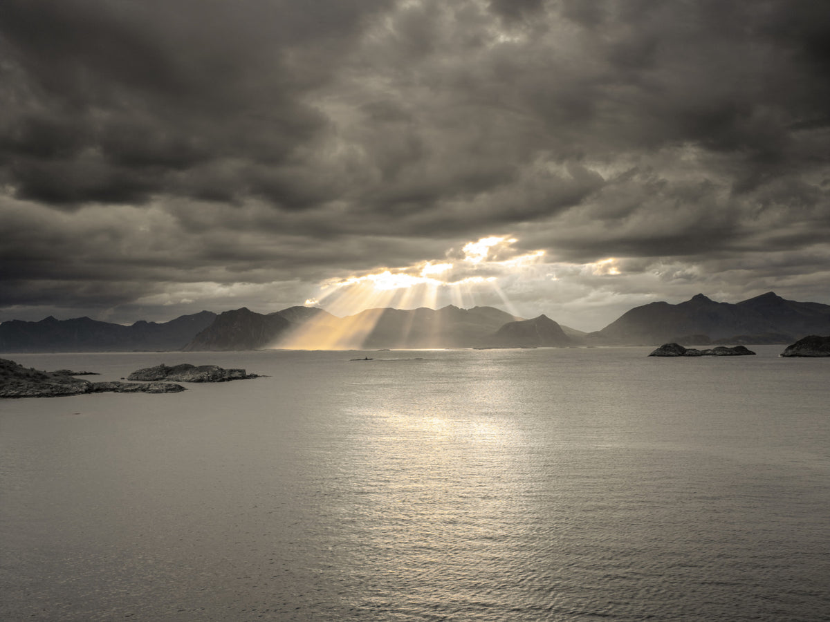 Mural de pared "Atardecer en el fiordo noruego" in your room — zoomed