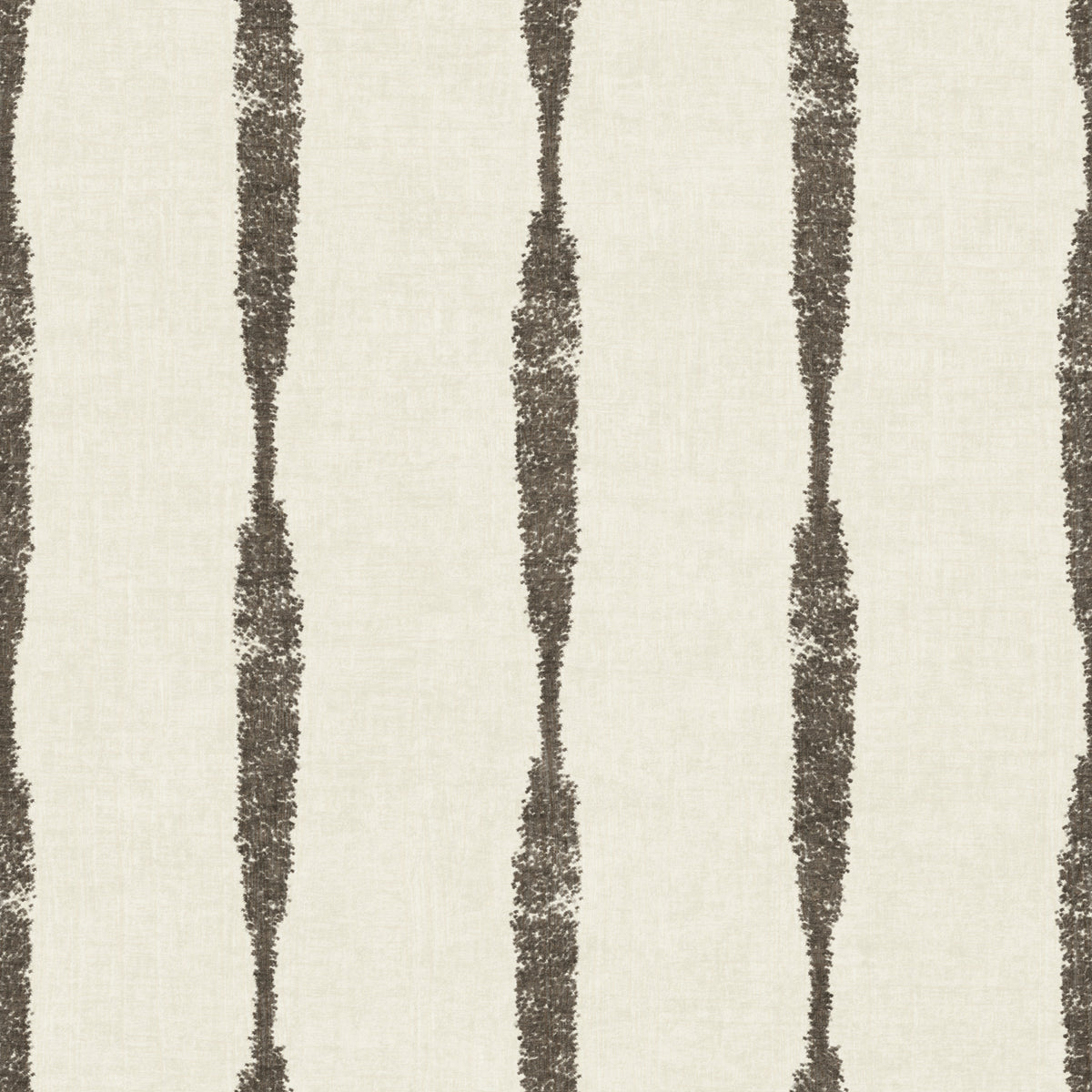 Carta da parati a righe distressed testurizzate verde smorzato su bianco crema in your room — zoomed