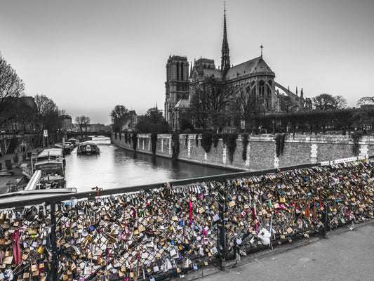 Tapet mural Parisian Love Locks în umbra Notre Dame