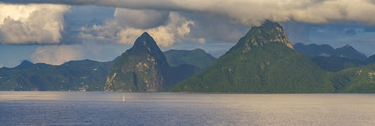 Majestat Karaibów: Tapeta ścienna Pitons Serenity